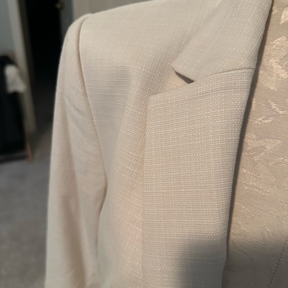 Ann Taylor Cream Blazer - Picture 2 of 4